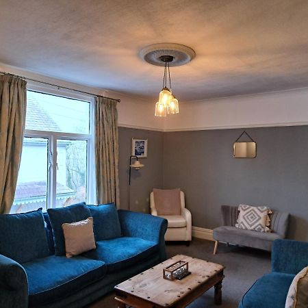 Llandudno Apartment, Quirky Pub With Tropical Beer Garden Εξωτερικό φωτογραφία