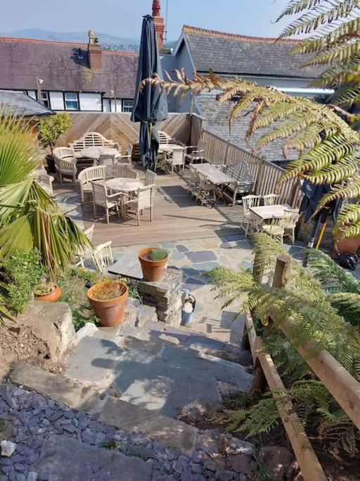Llandudno Apartment, Quirky Pub With Tropical Beer Garden Εξωτερικό φωτογραφία