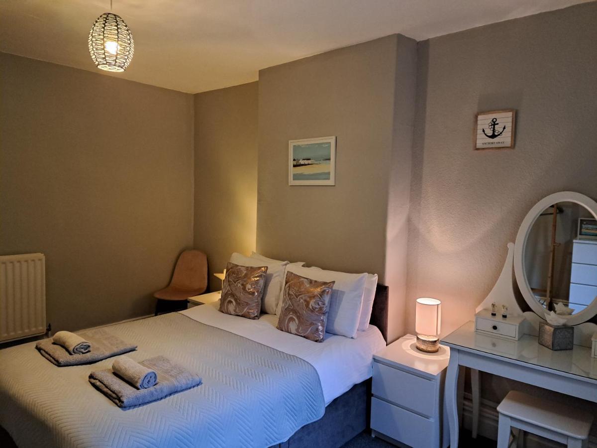 Llandudno Apartment, Quirky Pub With Tropical Beer Garden Εξωτερικό φωτογραφία