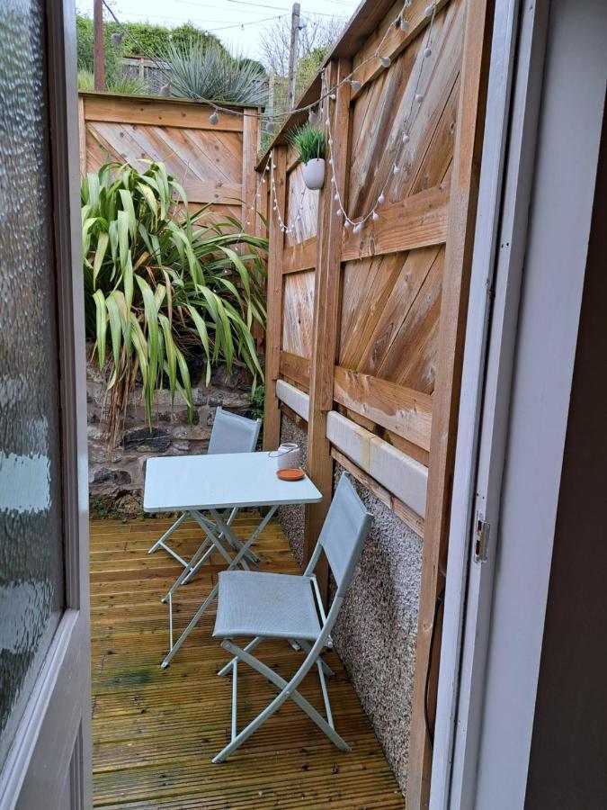 Llandudno Apartment, Quirky Pub With Tropical Beer Garden Εξωτερικό φωτογραφία